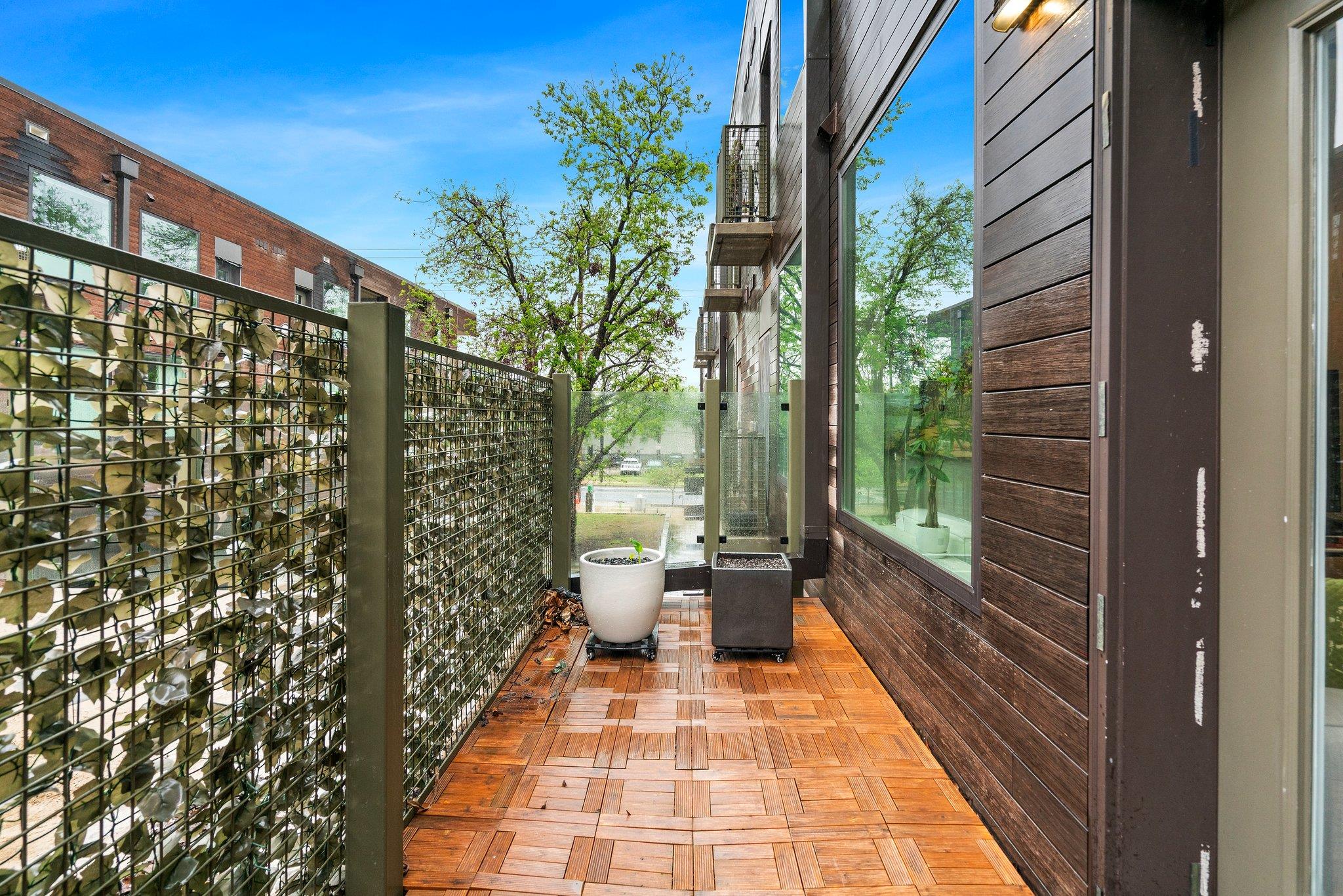 1800 E 4th # 208