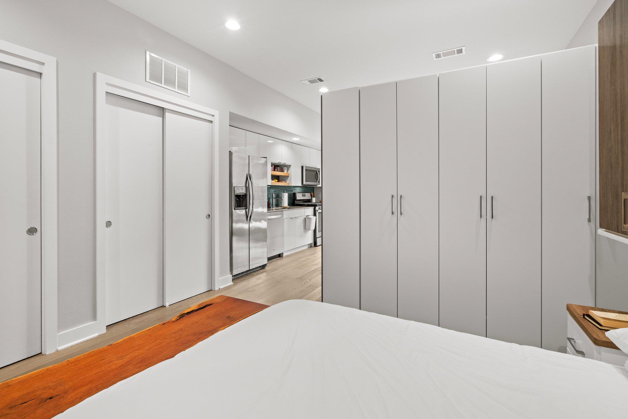 1800 E 4th # 208