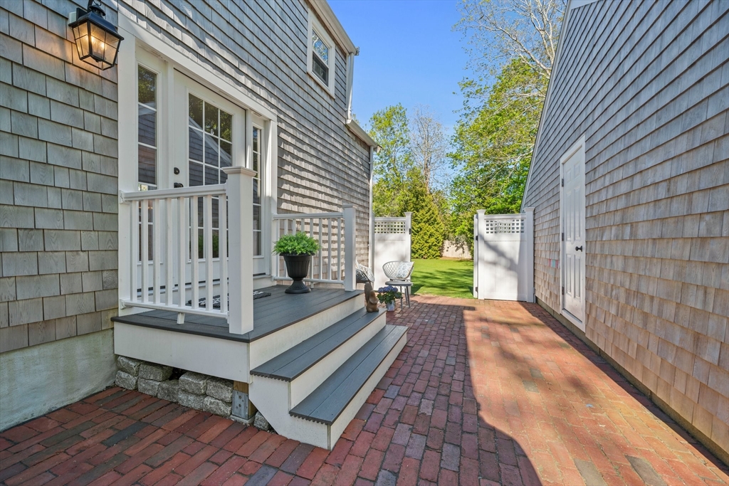31 Cove St