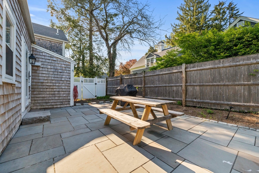 31 Cove St