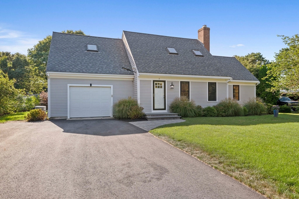 21 Minnetuxet Way