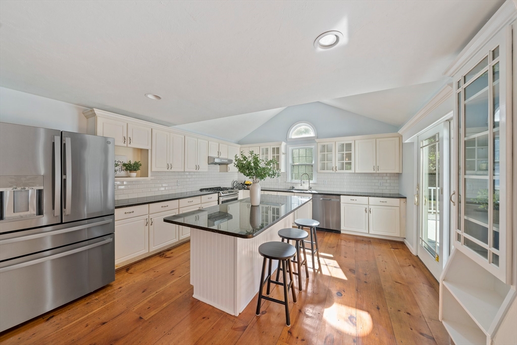 21 Minnetuxet Way