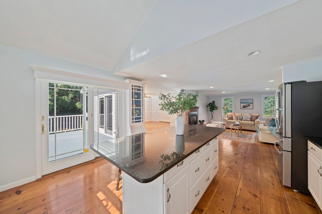 21 Minnetuxet Way