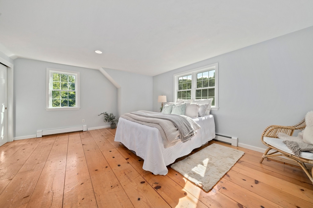 21 Minnetuxet Way