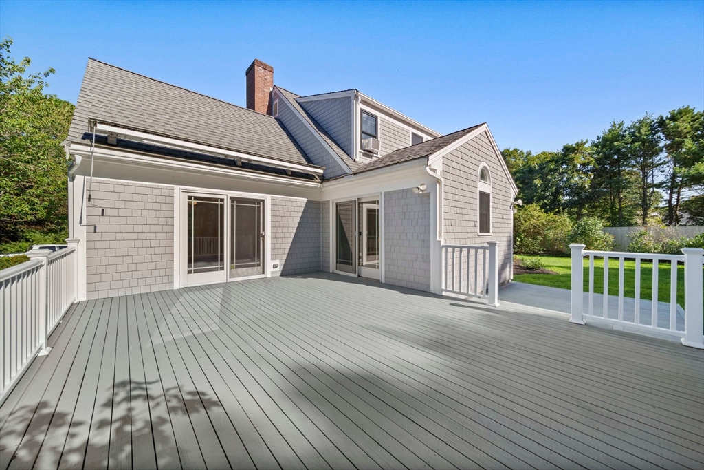 21 Minnetuxet Way