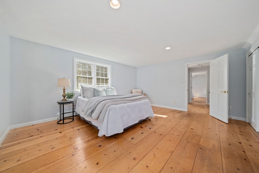 21 Minnetuxet Way