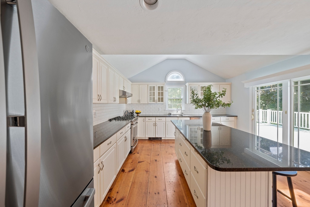 21 Minnetuxet Way