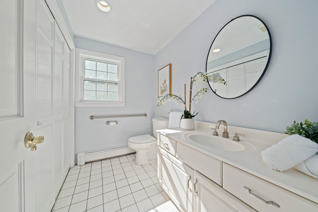 21 Minnetuxet Way