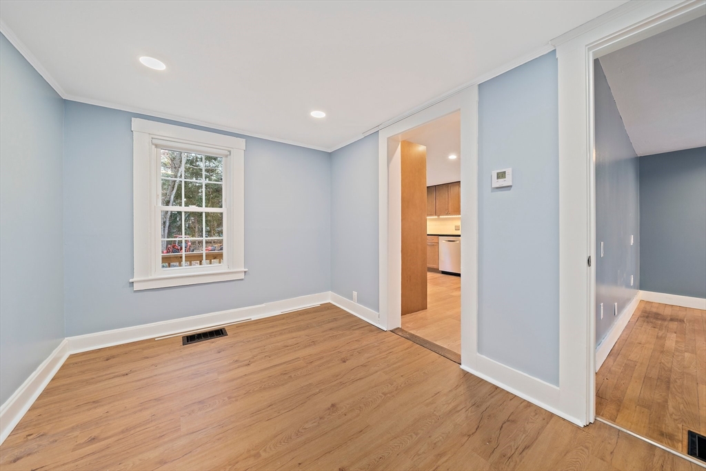 84 Acorn St