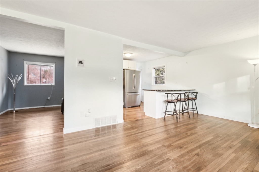 3 Lascala Ave