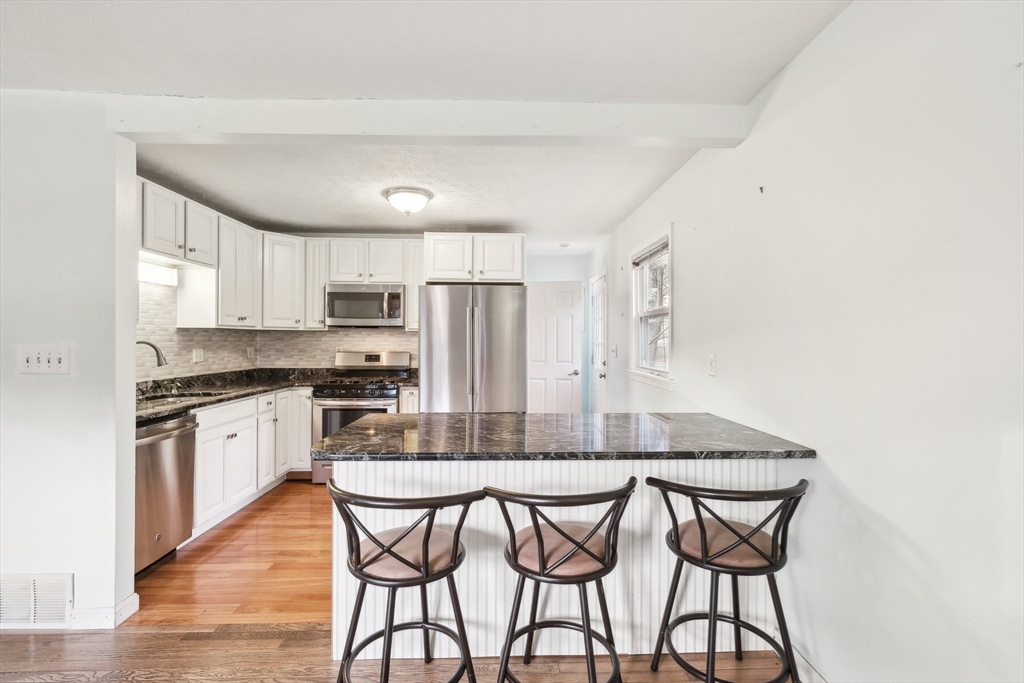 3 Lascala Ave