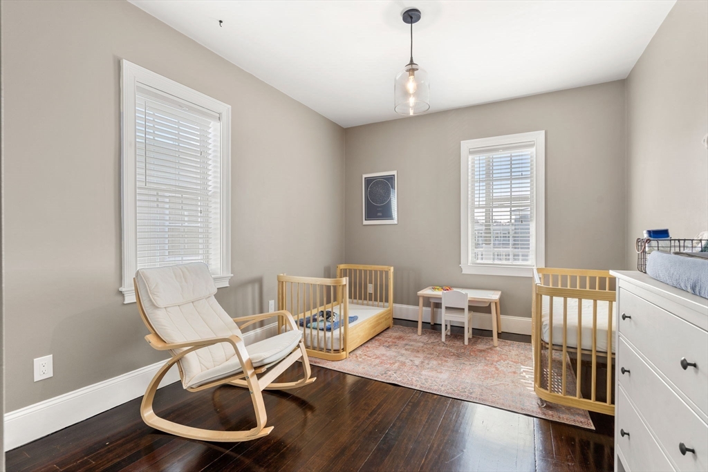 27 Saint Marks Rd # 3