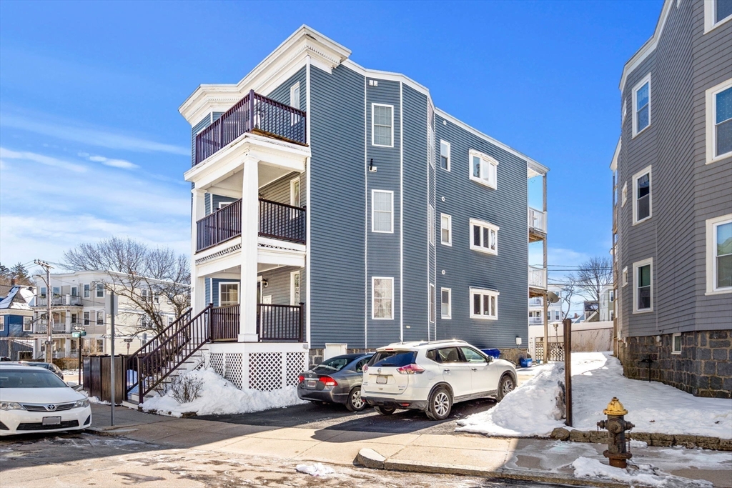 27 Saint Marks Rd # 3
