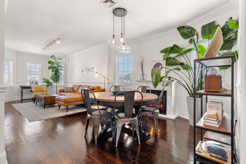 27 Saint Marks Rd # 3