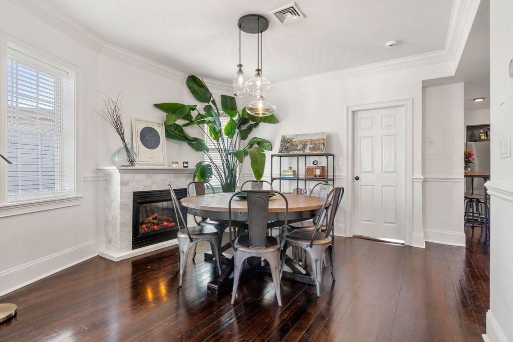 27 Saint Marks Rd # 3