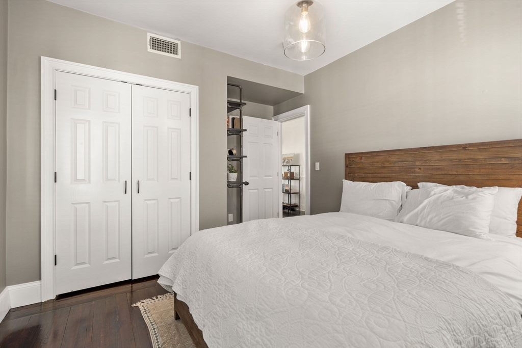 27 Saint Marks Rd # 3