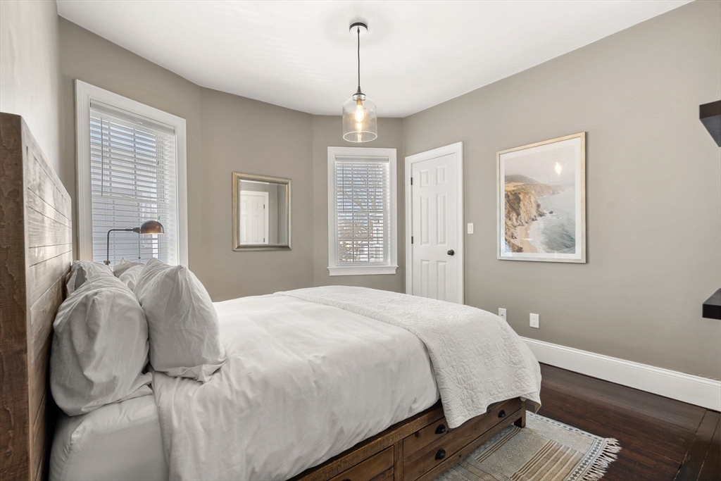 27 Saint Marks Rd # 3