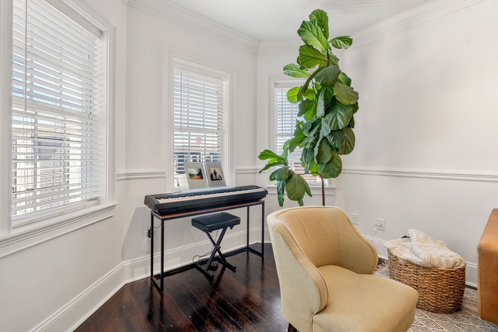 27 Saint Marks Rd # 3