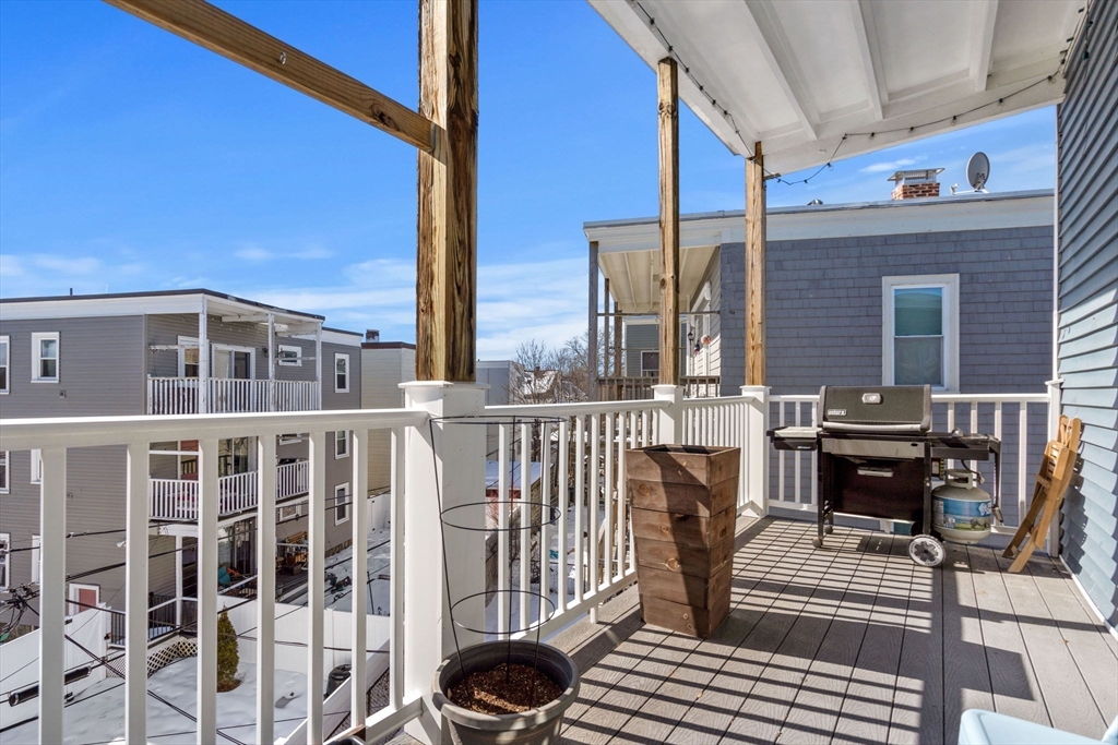 27 Saint Marks Rd # 3