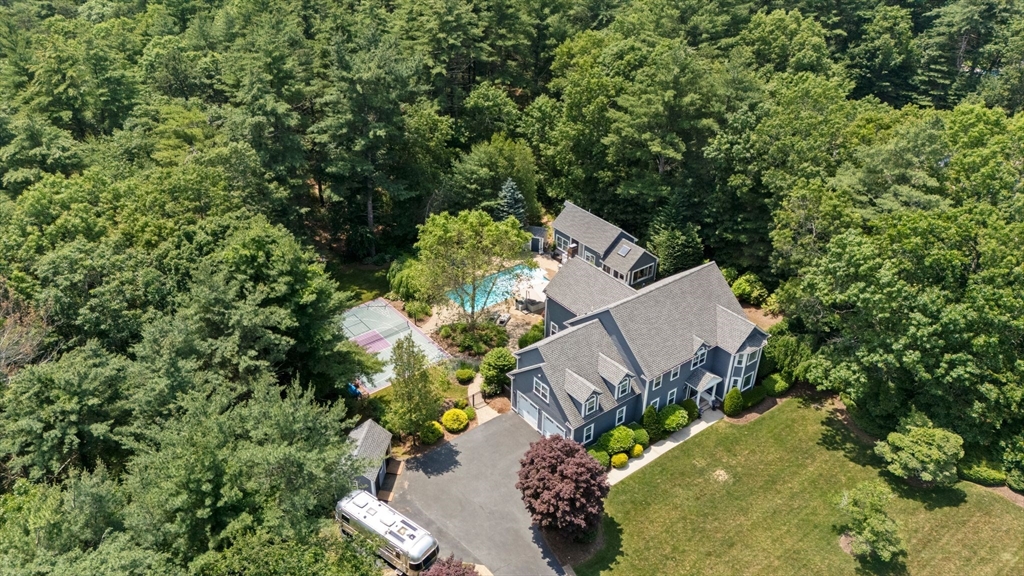 27 Rosewood Dr