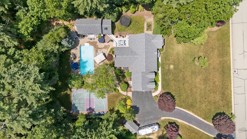 27 Rosewood Dr