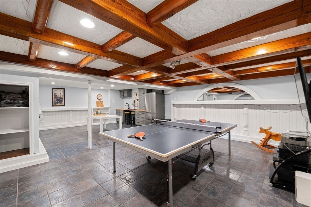 27 Rosewood Dr