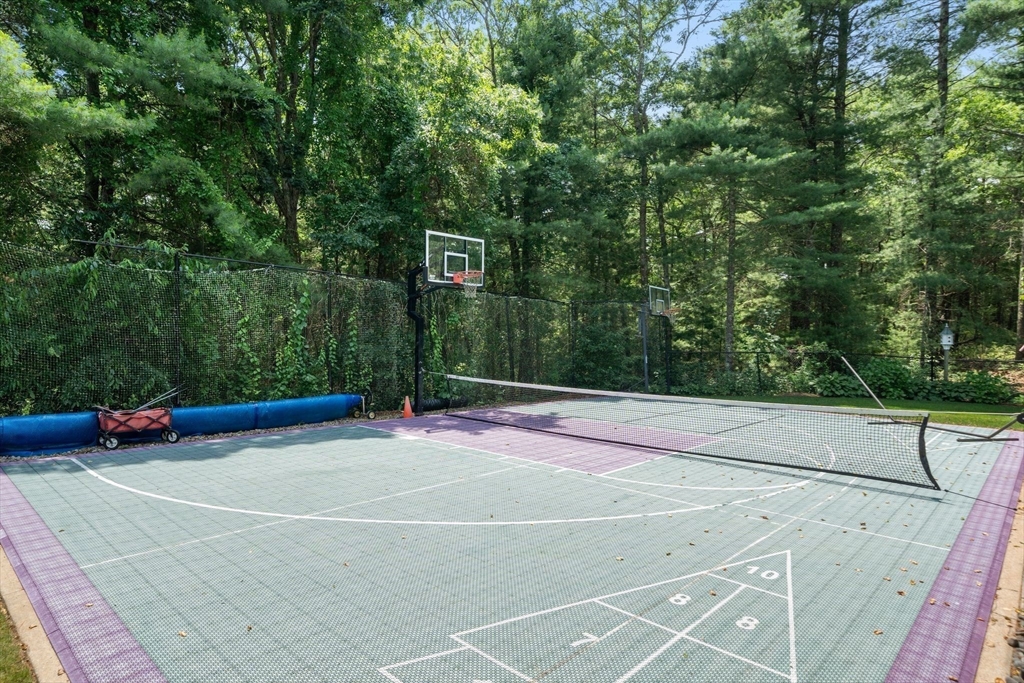 27 Rosewood Dr