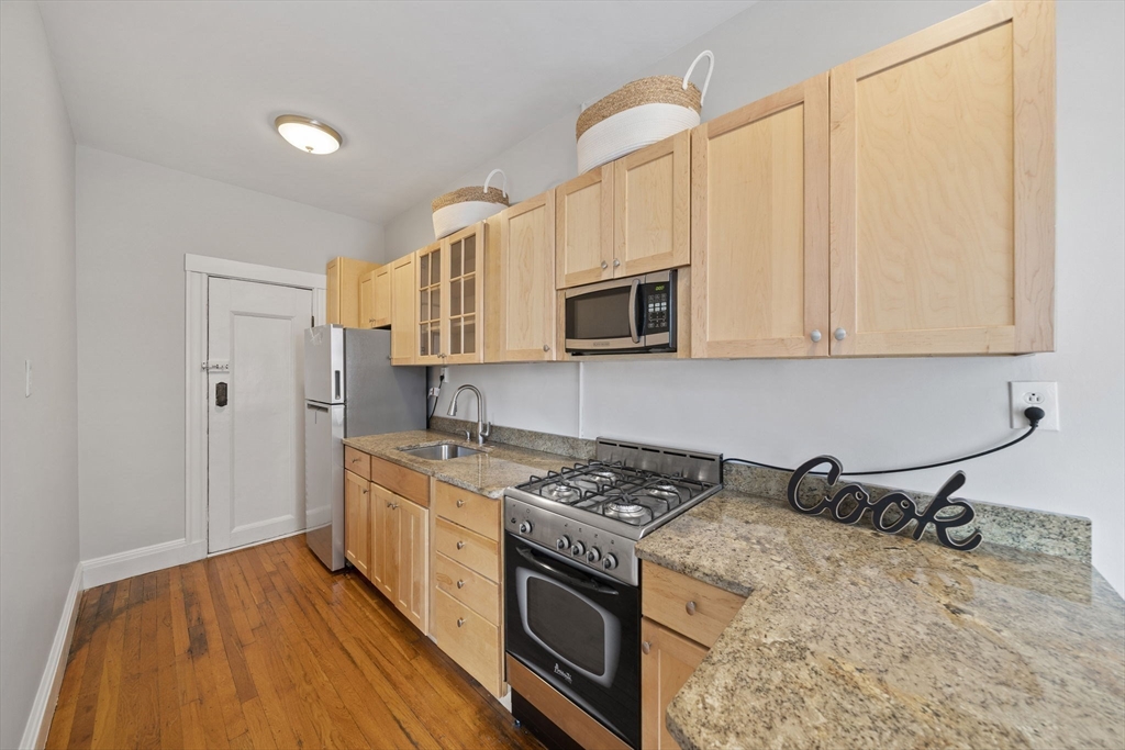 229 Kelton St # 1