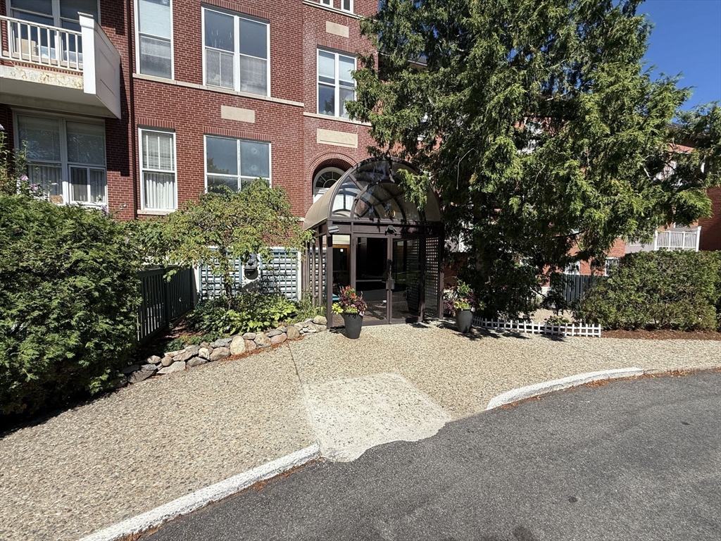 100 Parks St # 18