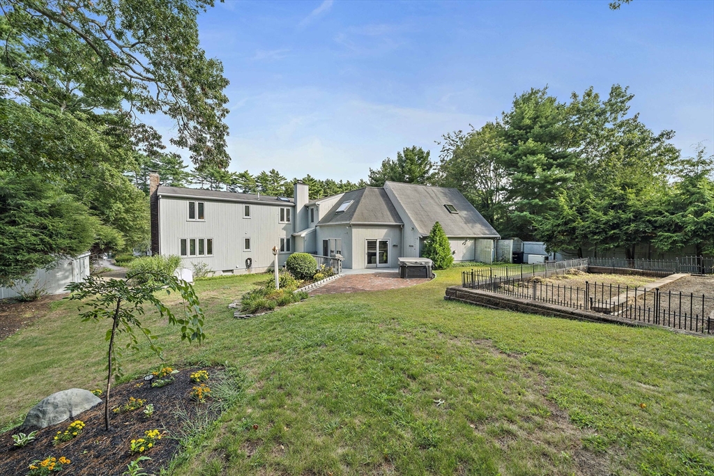 3 Howard Dr