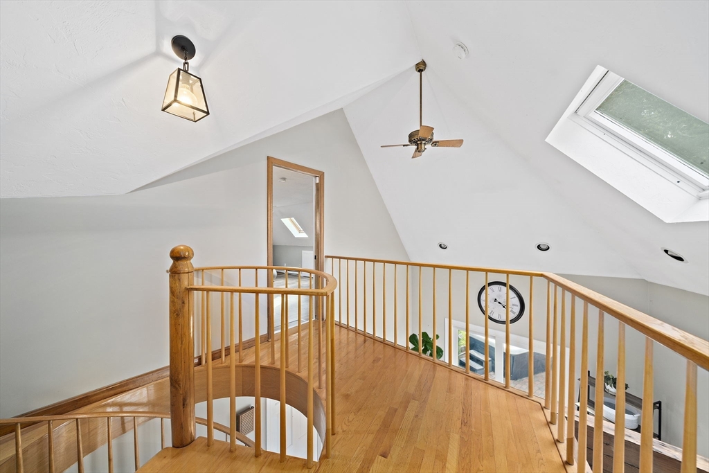 3 Howard Dr