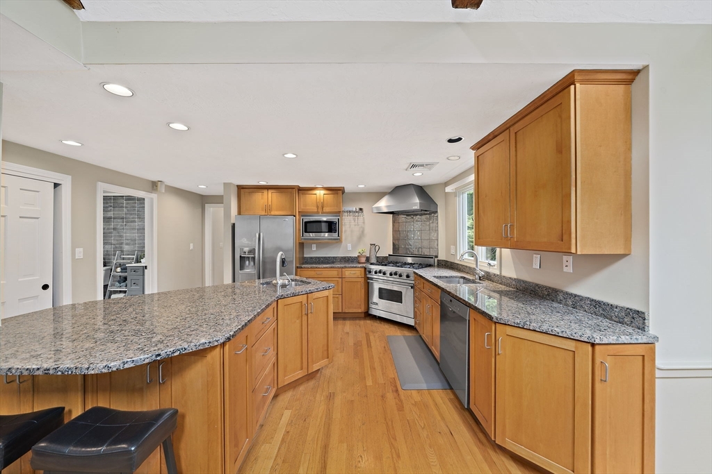 3 Howard Dr