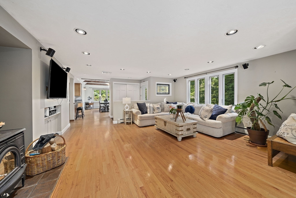 3 Howard Dr