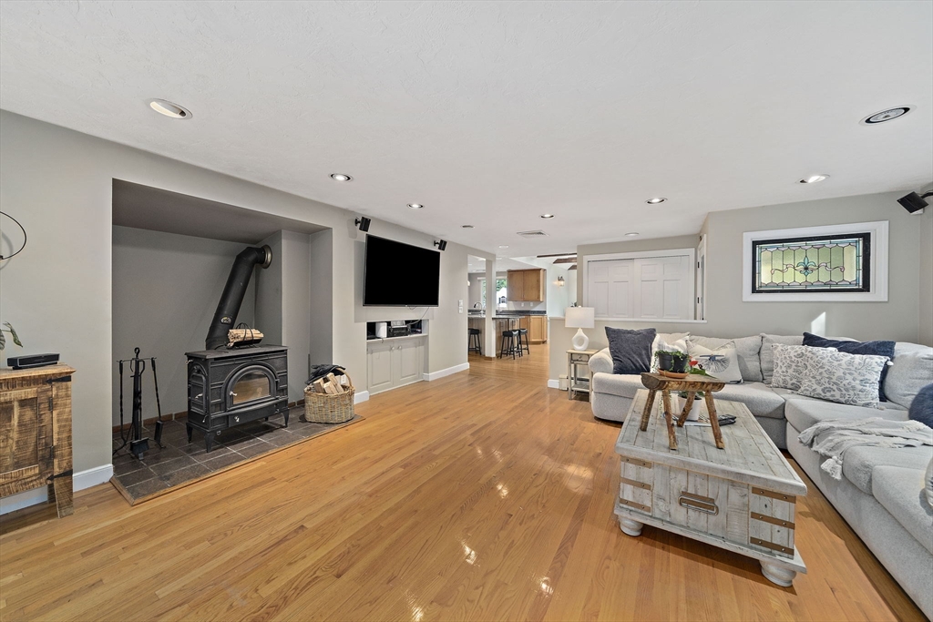 3 Howard Dr