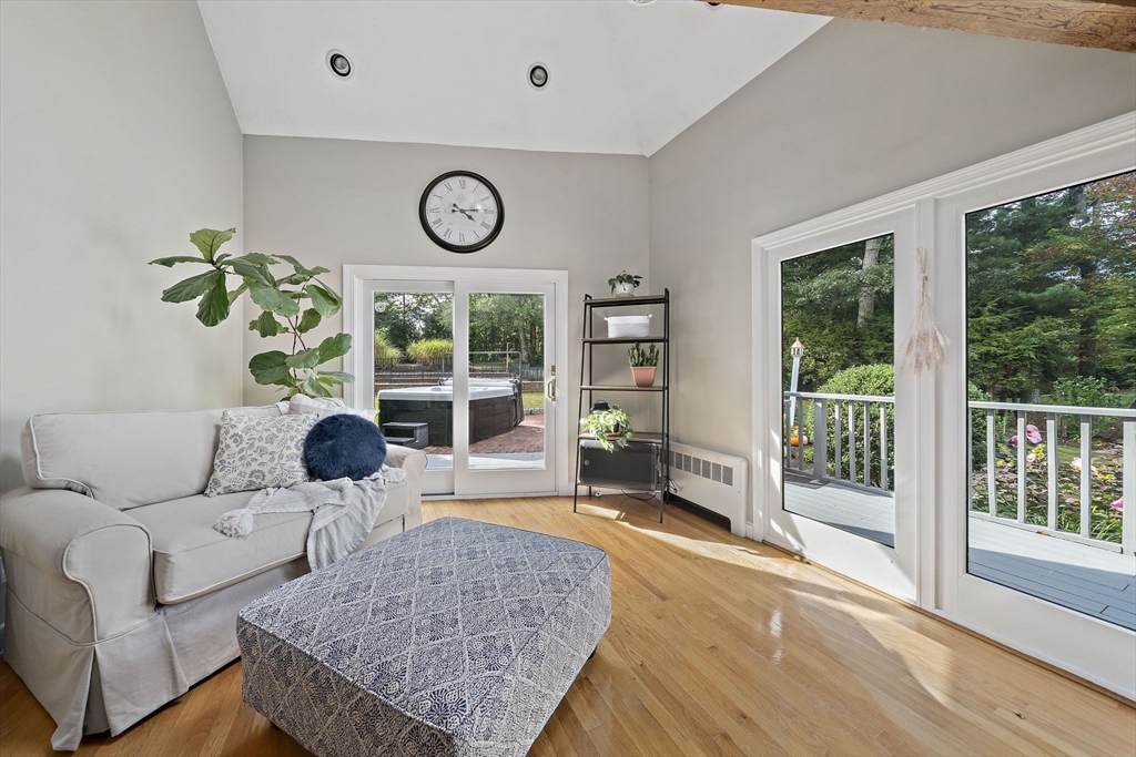 3 Howard Dr