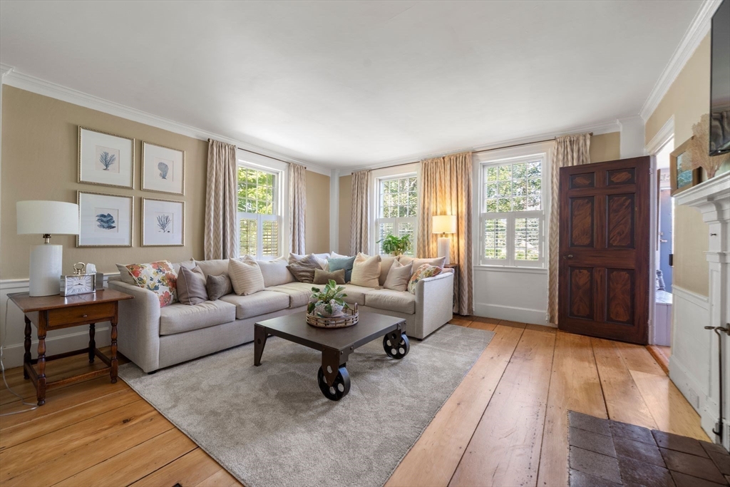 104 Standish St