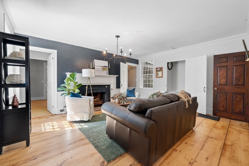 104 Standish St