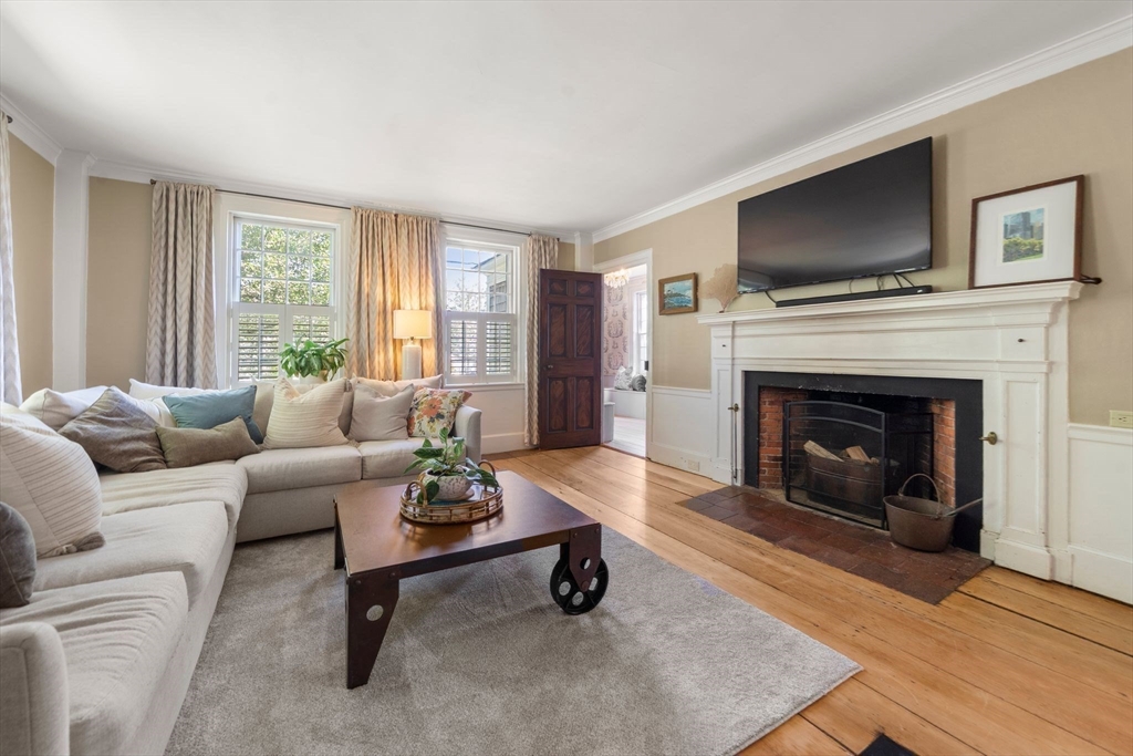 104 Standish St