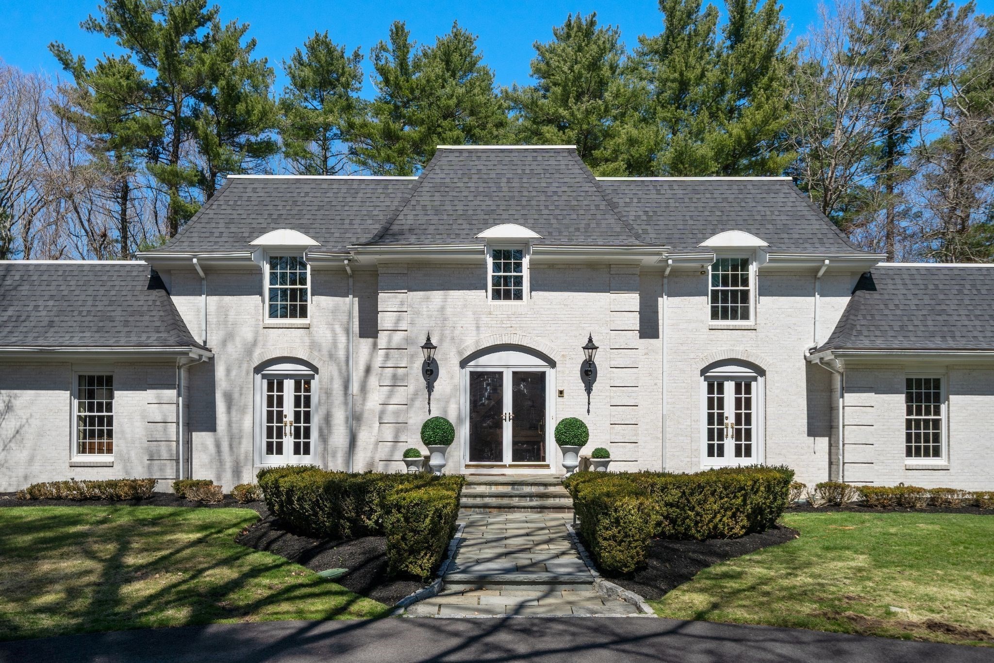 286 Mayflower Cir