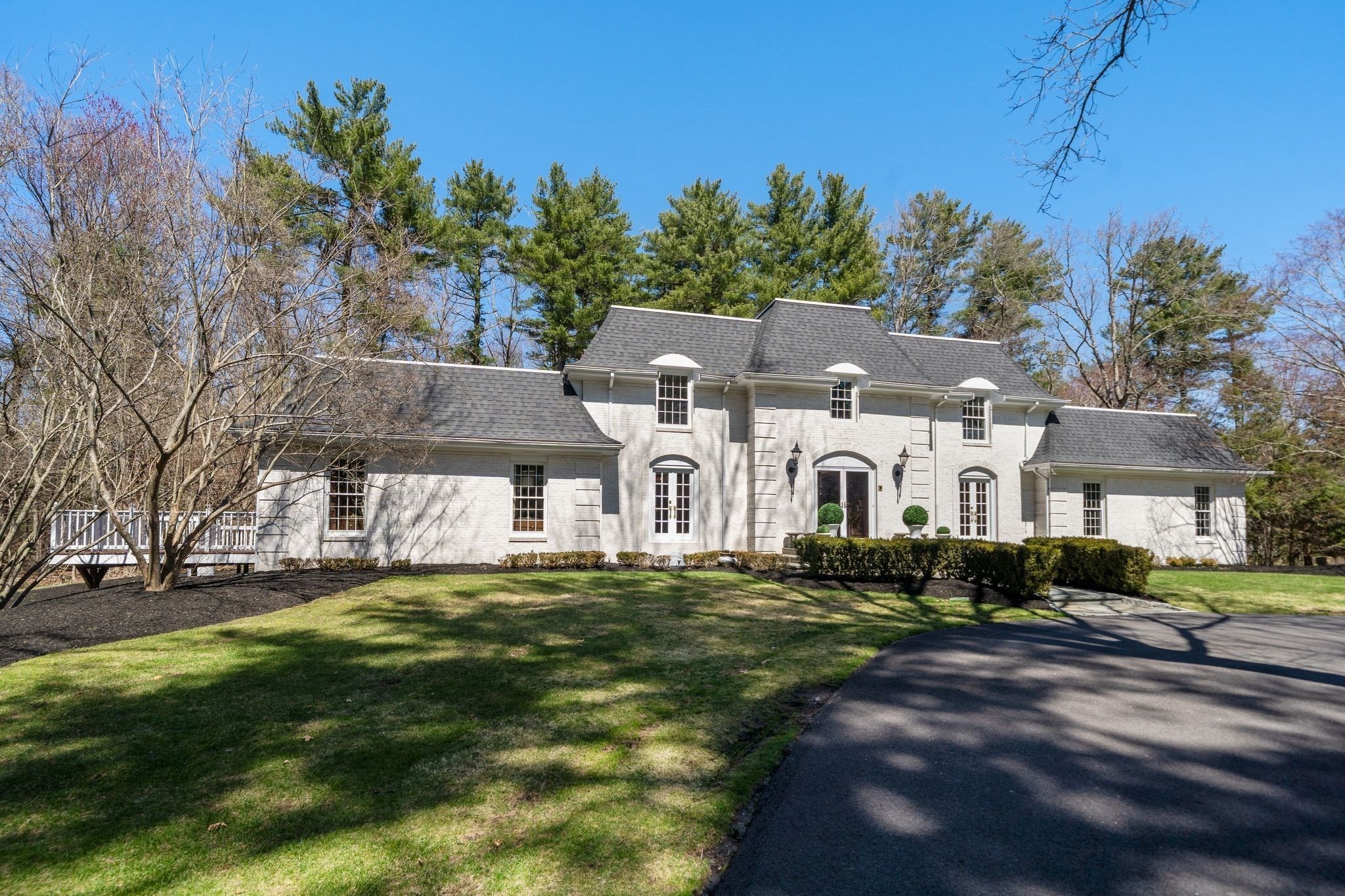 286 Mayflower Cir