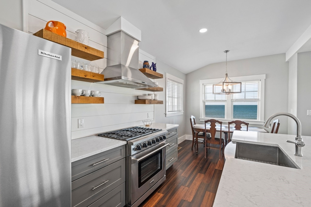 61 Gurnet Rd