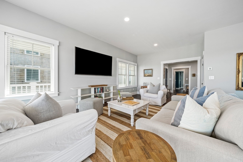 61 Gurnet Rd