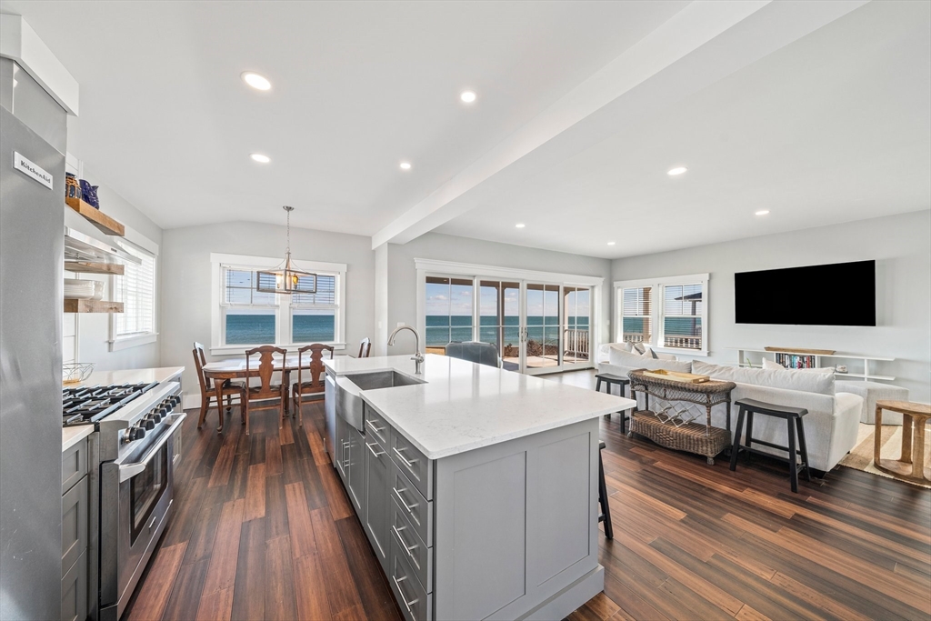 61 Gurnet Rd