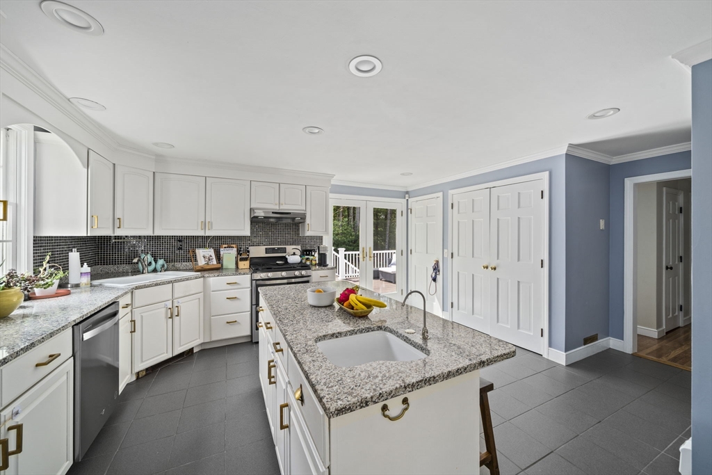 112 Flint Locke Dr