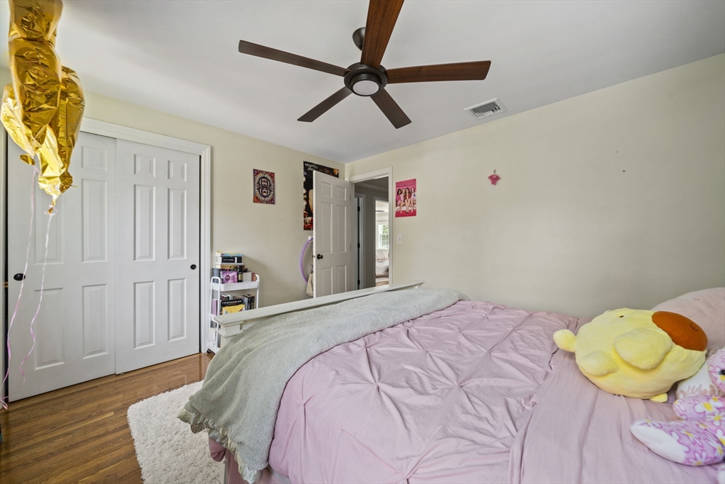 112 Flint Locke Dr