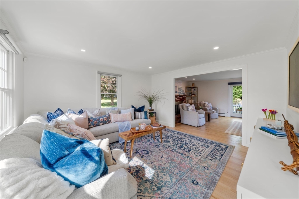 21 Hicks Point Rd