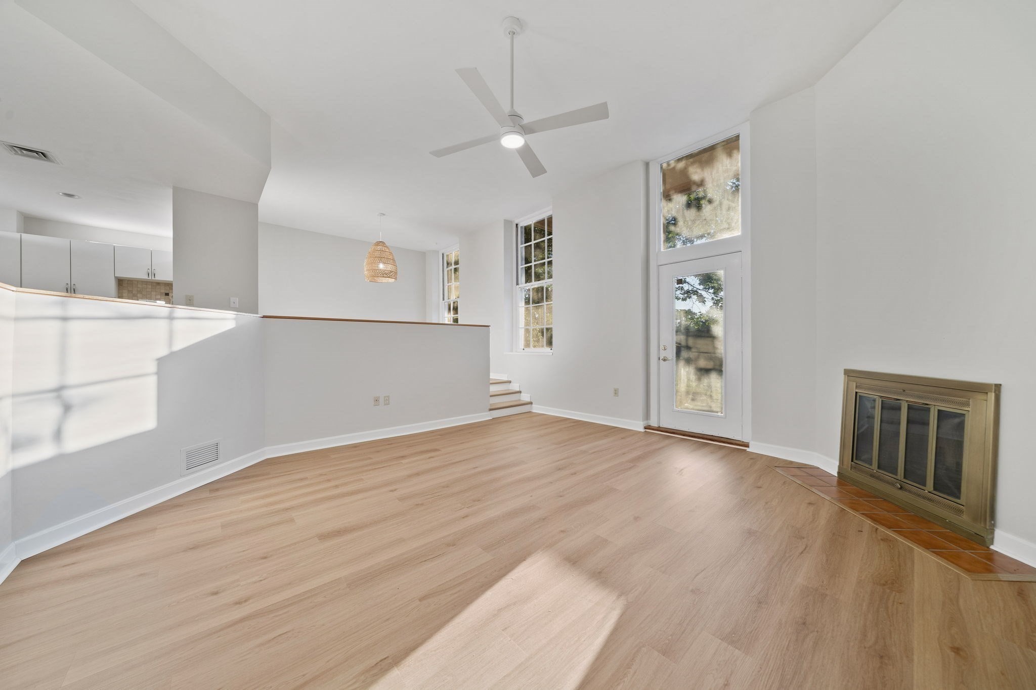 100 Parks St # 27