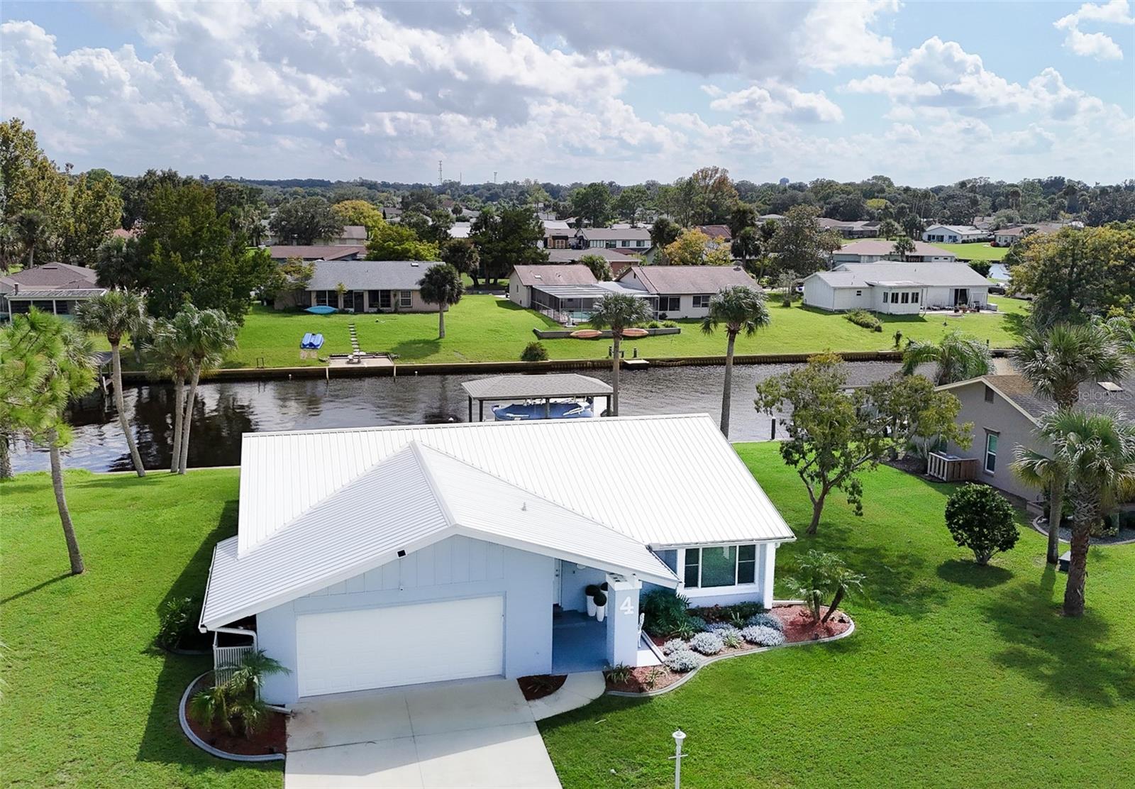 4 CAMPBELL CT