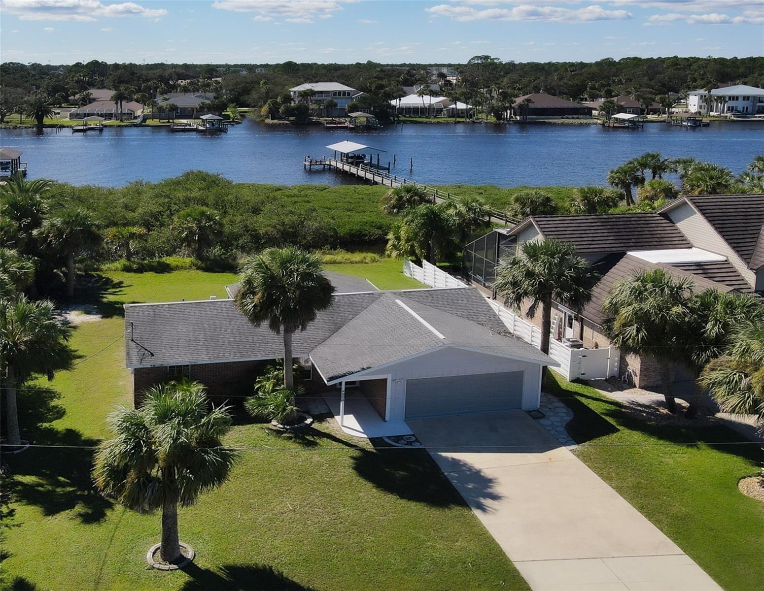 204 PALM CIR