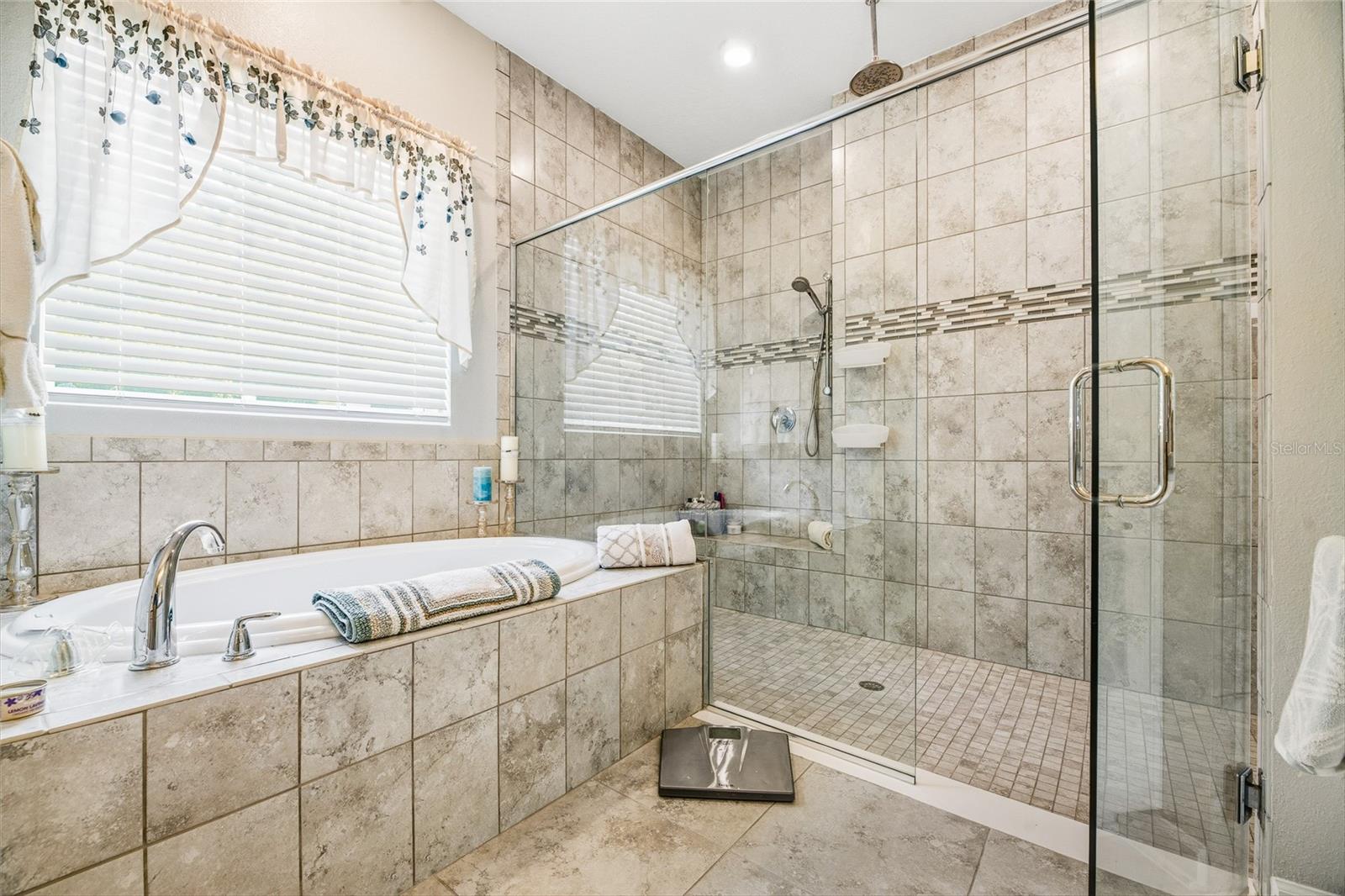 31 OLIVINE CT